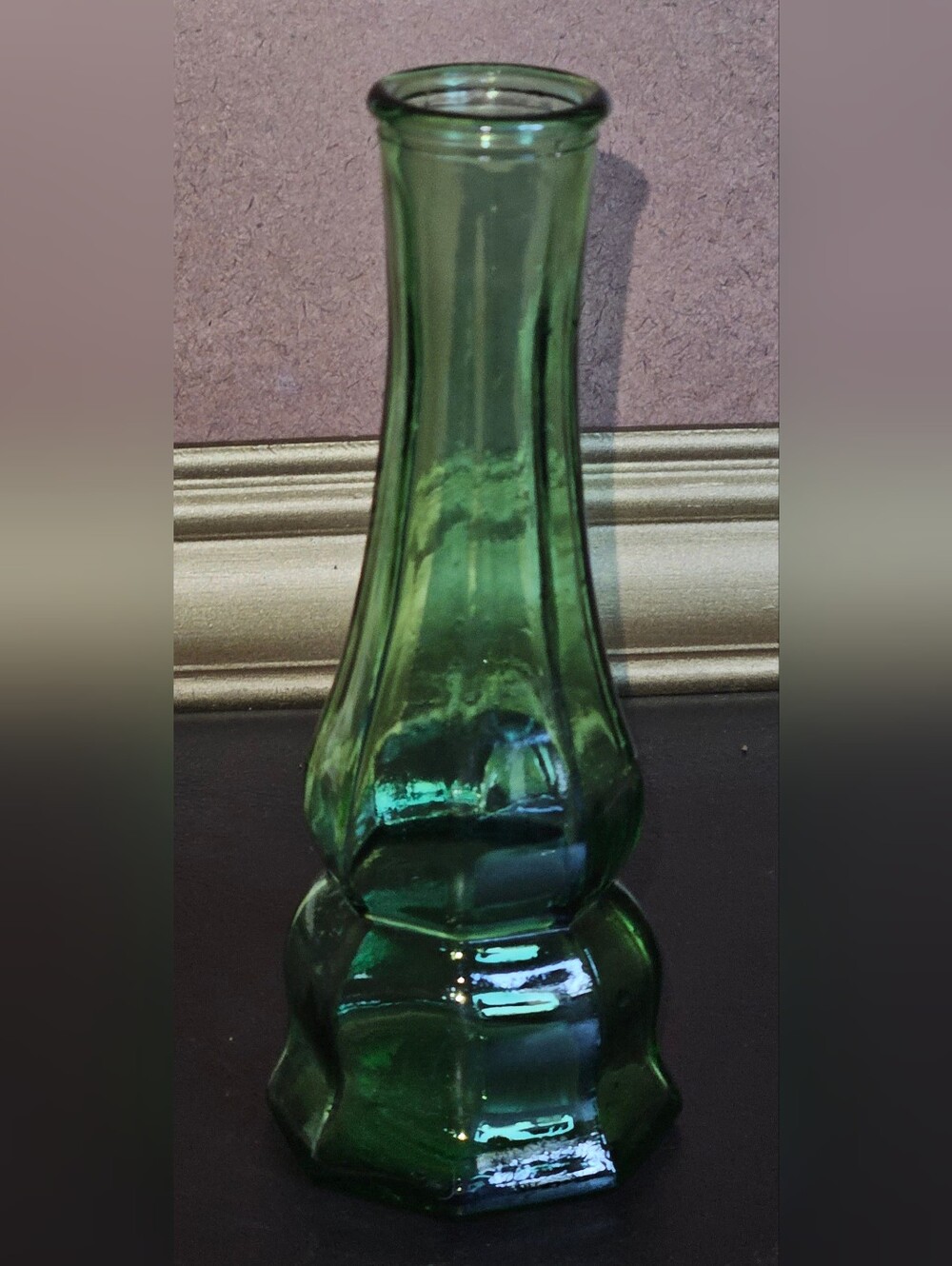 Vintage Emerald Green Glass Decorative Bueld Vase